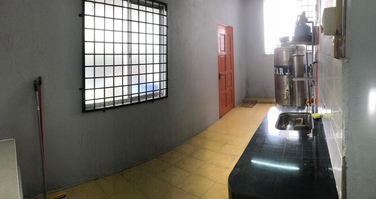Ruhani Homestay 3 Kb - 4 Bedroom Fully Airconditioned With Wifi & Netflix Kota Bahru Luaran gambar