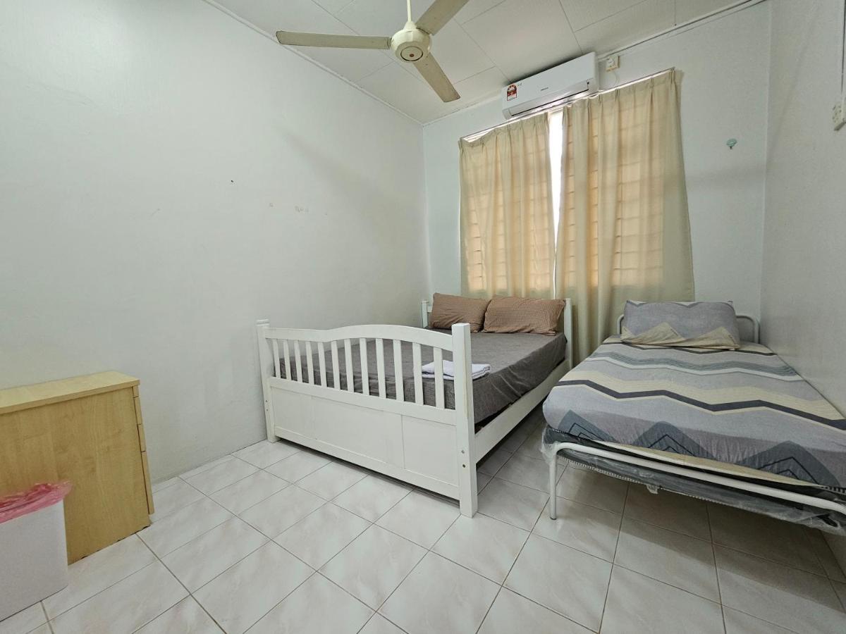 Ruhani Homestay 3 Kb - 4 Bedroom Fully Airconditioned With Wifi & Netflix Kota Bahru Luaran gambar