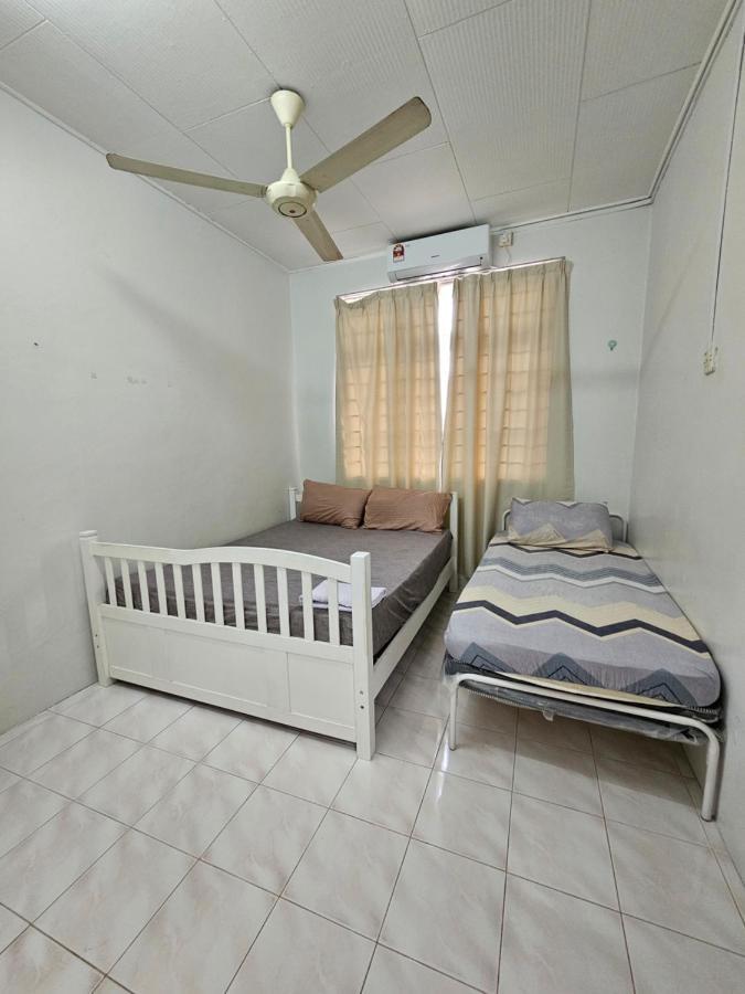 Ruhani Homestay 3 Kb - 4 Bedroom Fully Airconditioned With Wifi & Netflix Kota Bahru Luaran gambar