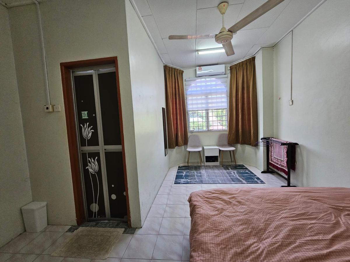 Ruhani Homestay 3 Kb - 4 Bedroom Fully Airconditioned With Wifi & Netflix Kota Bahru Luaran gambar