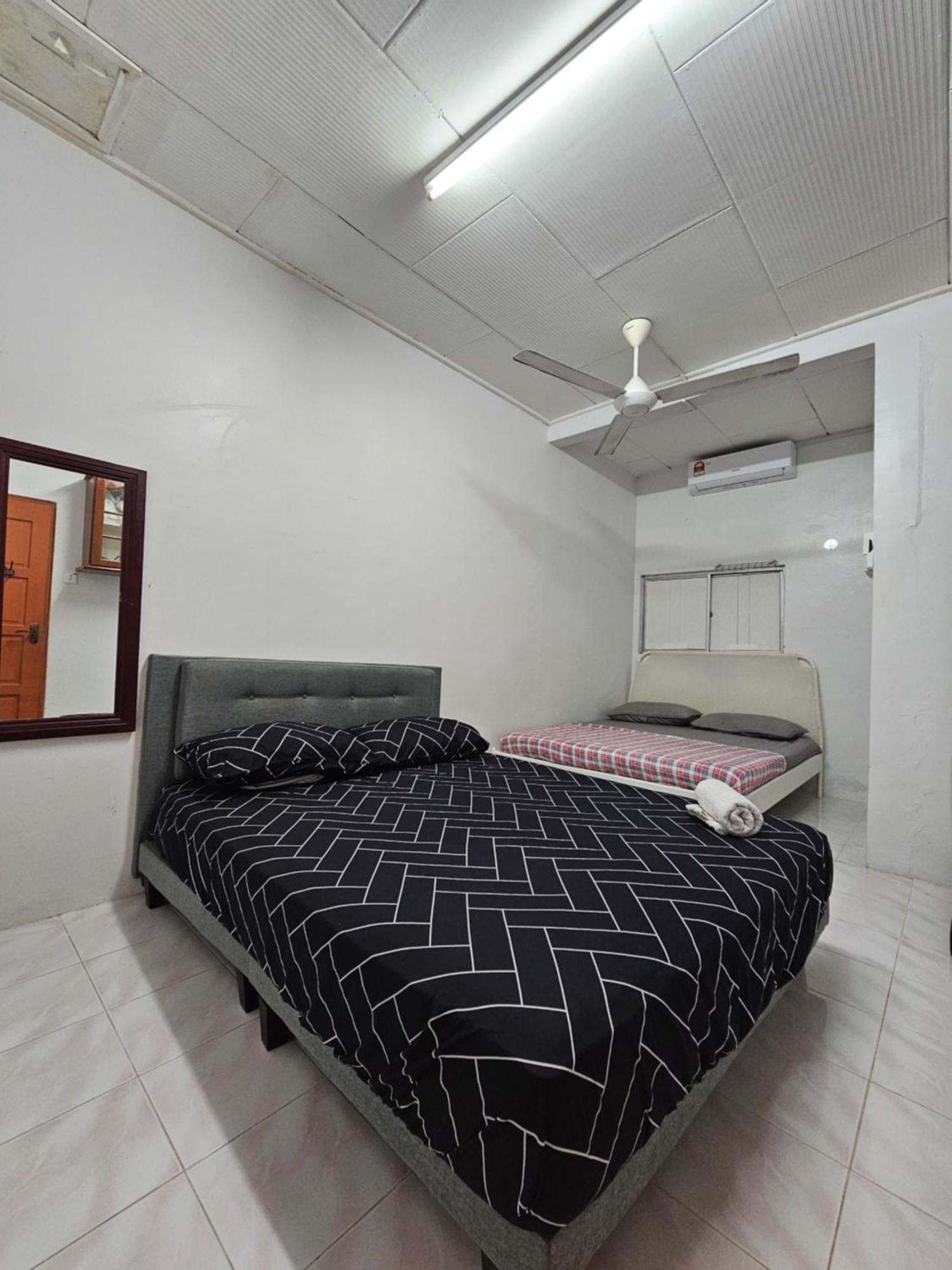 Ruhani Homestay 3 Kb - 4 Bedroom Fully Airconditioned With Wifi & Netflix Kota Bahru Luaran gambar