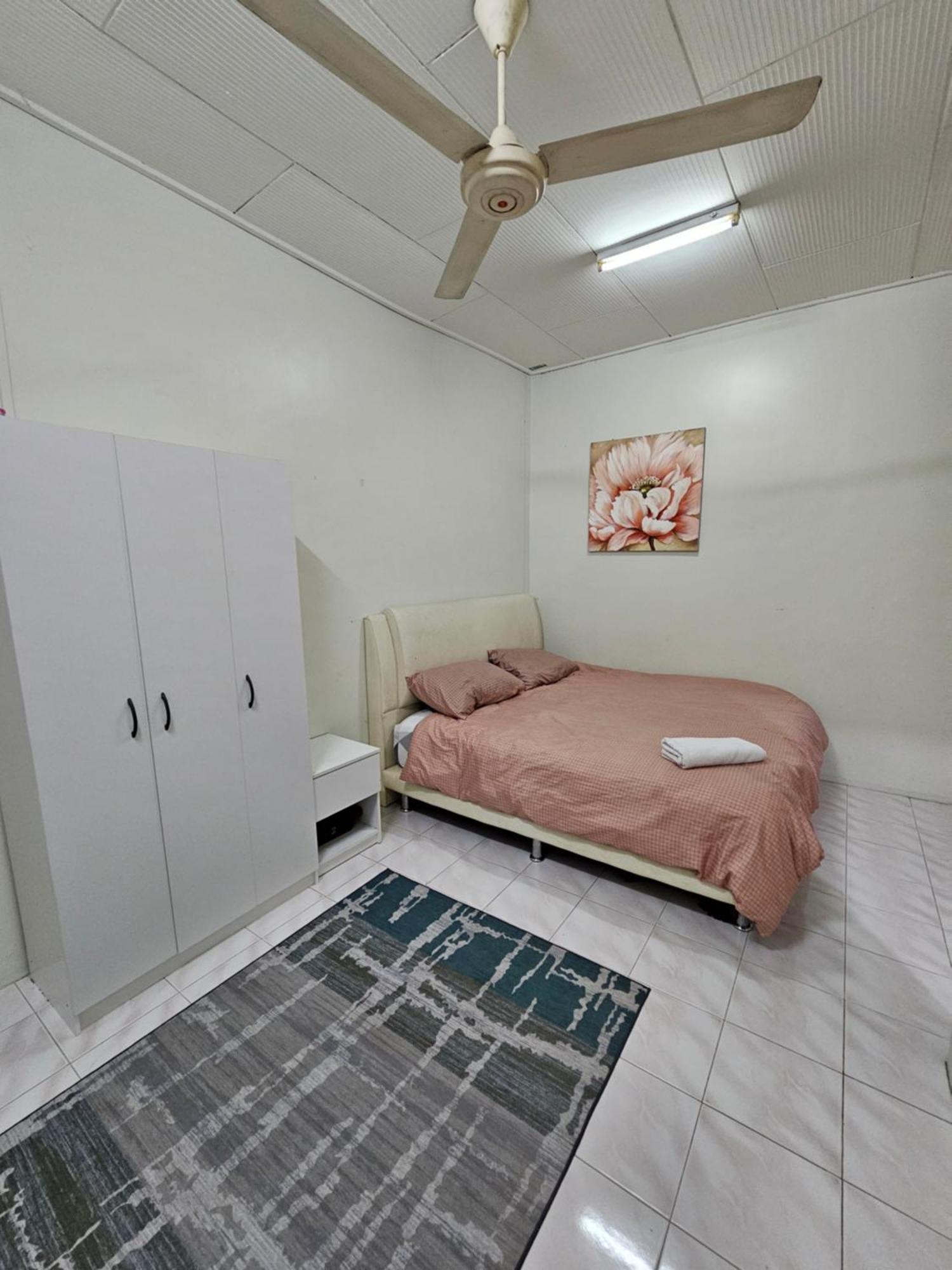 Ruhani Homestay 3 Kb - 4 Bedroom Fully Airconditioned With Wifi & Netflix Kota Bahru Luaran gambar