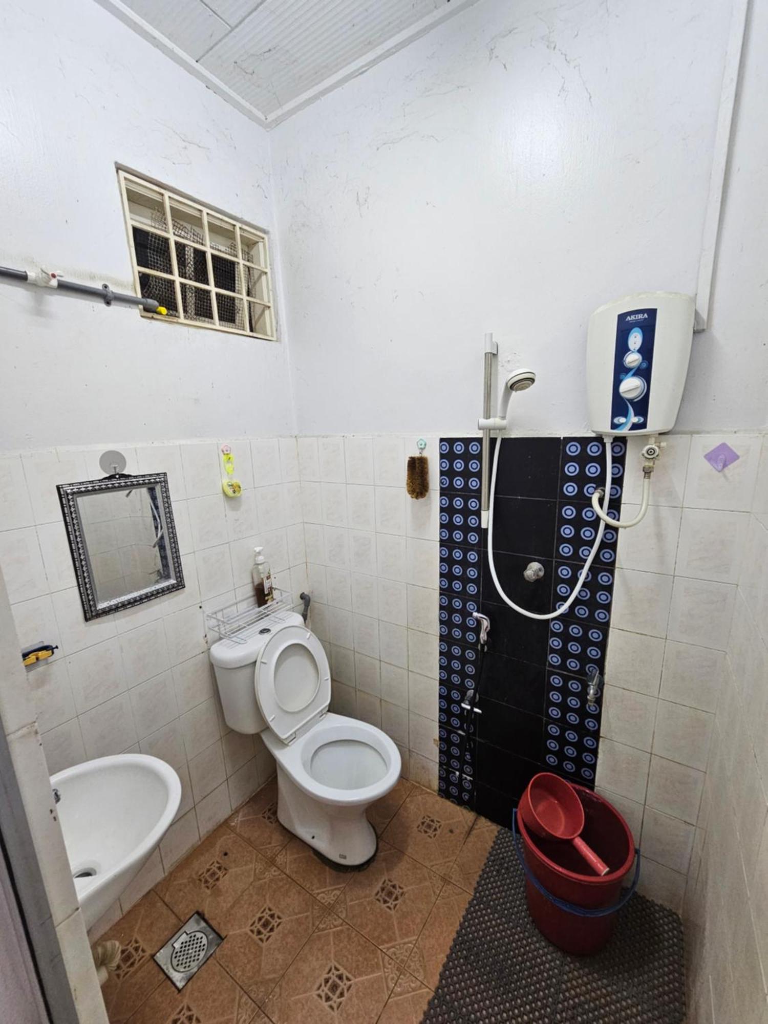 Ruhani Homestay 3 Kb - 4 Bedroom Fully Airconditioned With Wifi & Netflix Kota Bahru Luaran gambar